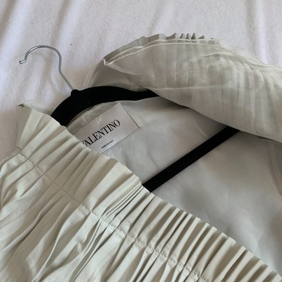 Valentino runway white pleated leather Jacket with silk tulle lining US 4 6 - Picture 8 of 13
